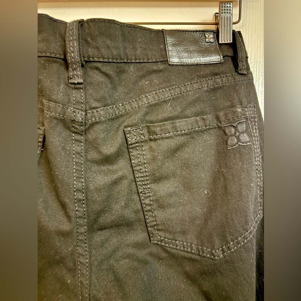 BCBG MAXAZRIA black jeans. Zippers on back bottom legs.